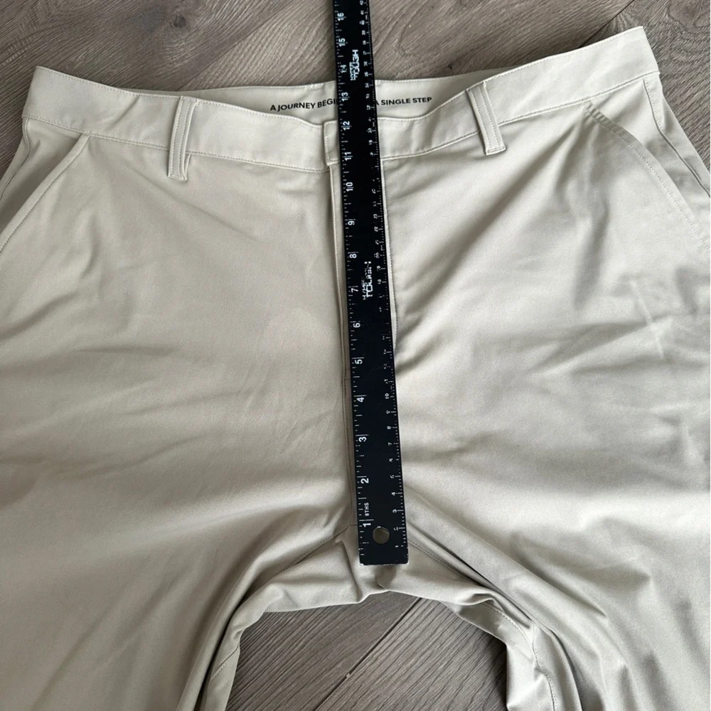 RHONE XXX COMMUTER Men's Cream Pant Chinos size 36x33